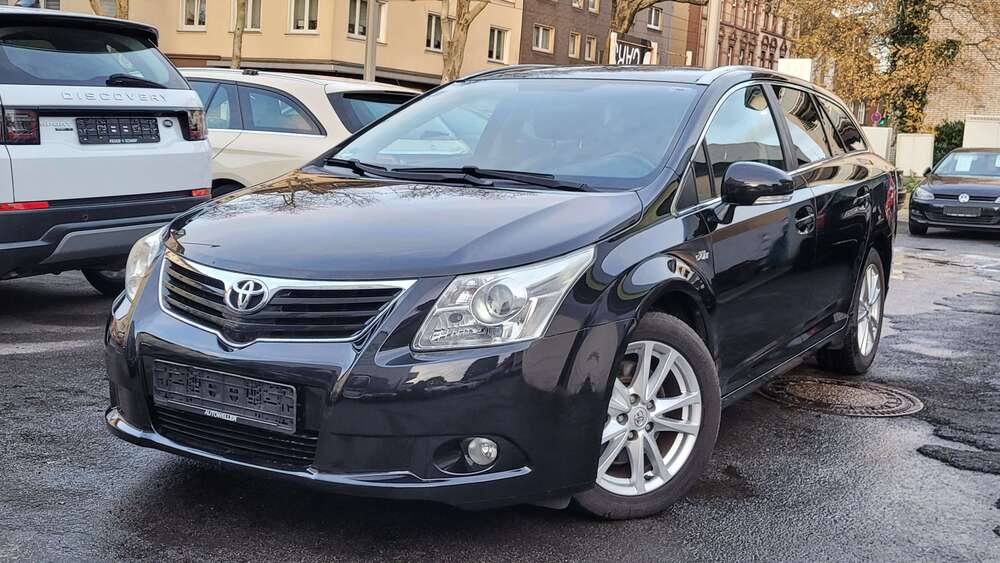 Toyota Avensis 144.000 km 9.990 &euro; Essen 45144