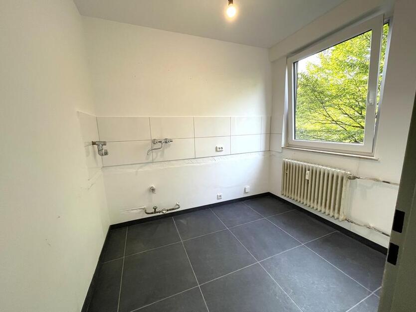 **Helle & frisch renovierte 2,5-Zimmer-Wohnung – mit Balkon & Aufzug** zimmer