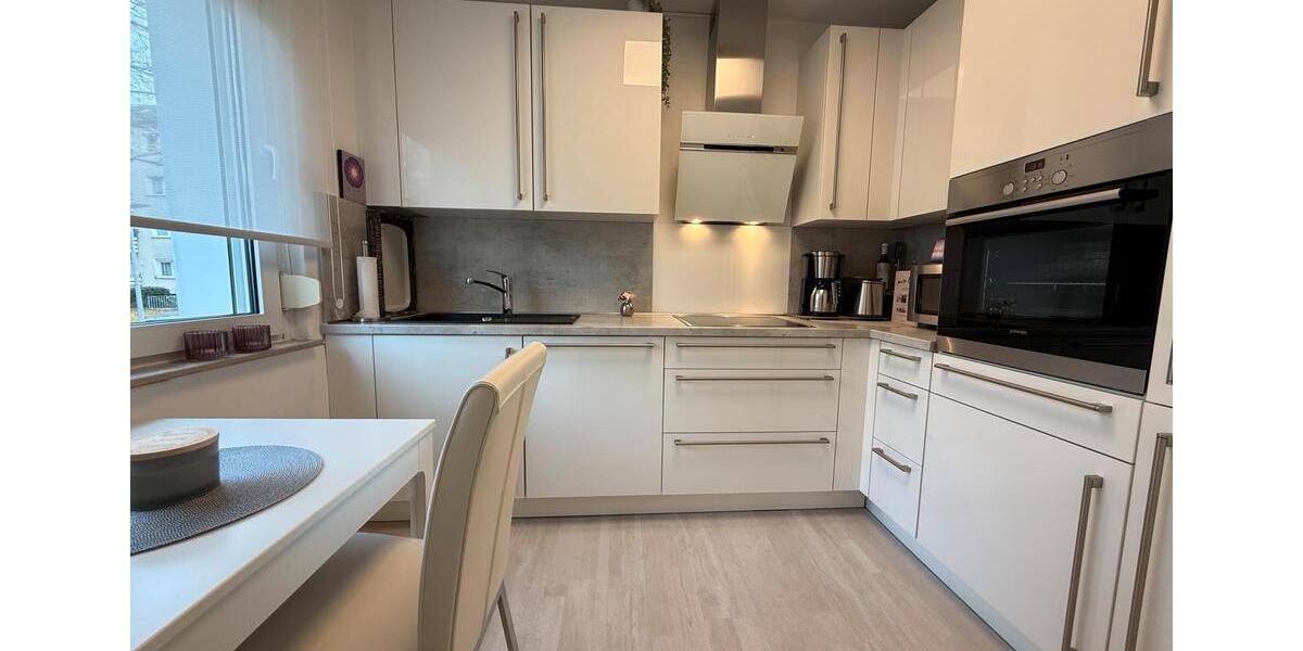 Modernisierte 3-Zimmer-Wohnung mit 2 Gartenflächen & hwt. Aust. 3 zimmer