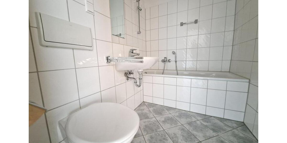 Etagenwohnung Duisburg Mittelmeiderich - 3.5 Zimmer, 71 m&sup2;, 583&euro; | Angebot:26329901