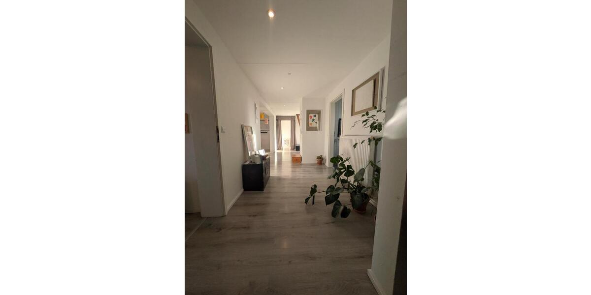 Dachgeschoßwohnung Bochum Günnigfeld - 4 Zimmer, 110 m&sup2;, 1.175&euro; | Angebot:26229036