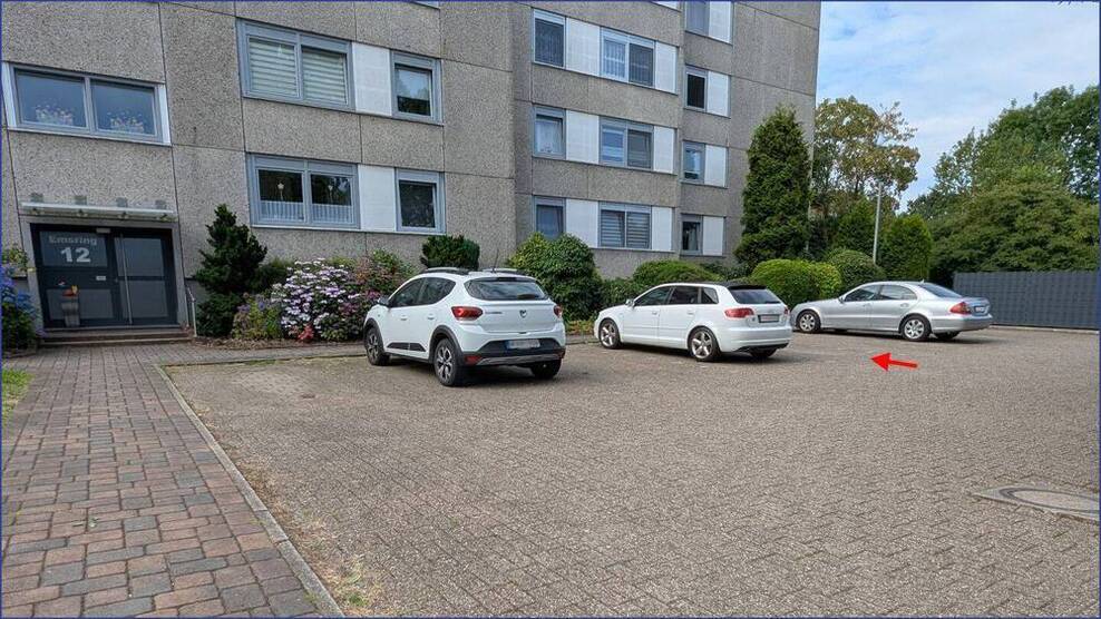 Schöne VierraumWohnung mit Balkon und Pkw-Stellplatz in beliebter Lage