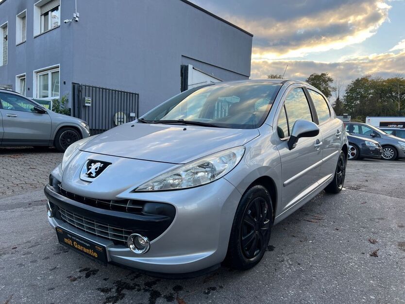 Peugeot 207 90.782 km 4.590 € Essen 45326