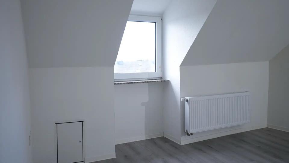 Dachgeschoßwohnung Hattingen - 1 Zimmer, 33 m&sup2;, 400&euro; | Angebot:26130716