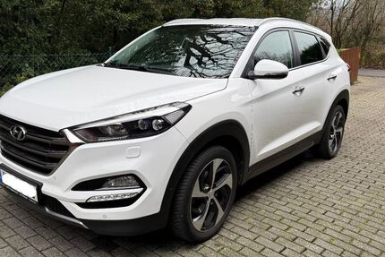 Hyundai TUCSON 125.000 km 15.299 &euro; Wuppertal 42279
