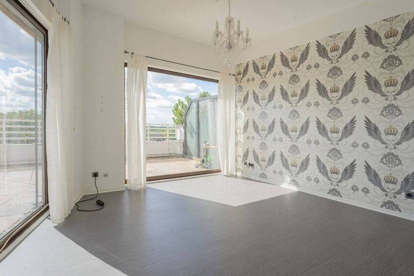 Randgebiet Düsseldorf: Wunderschöne 2,5 Zimmer-Penthousewohnung mit umlaufender Dachterrasse! 2 zimmer