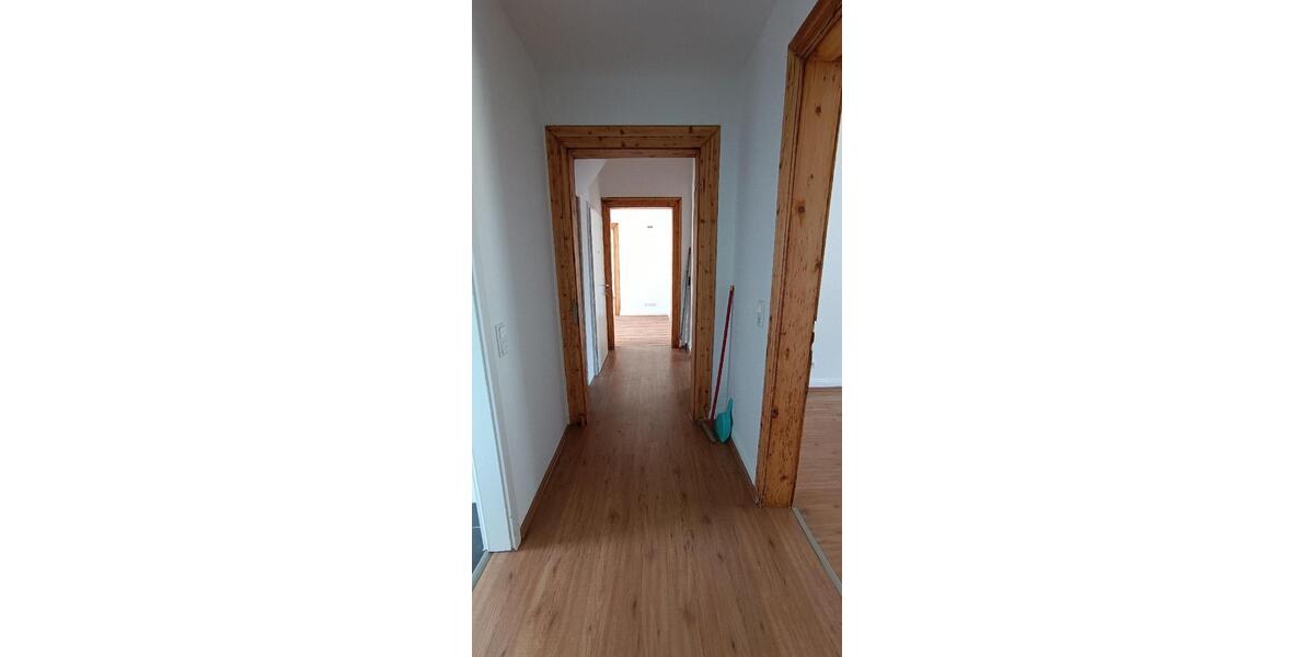 Dachgeschoßwohnung Wuppertal Gemarkung Langerfeld - 4 Zimmer, 100 m&sup2;, 1.000&euro; | Angebot:26324943
