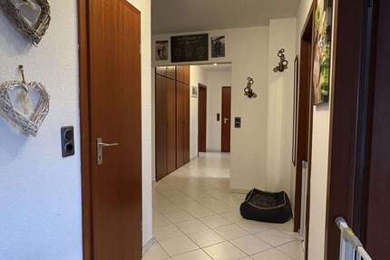 Wohnung zum Kaufen in Bochum-Höntrop 196.000 € 89 m² 4 zimmer