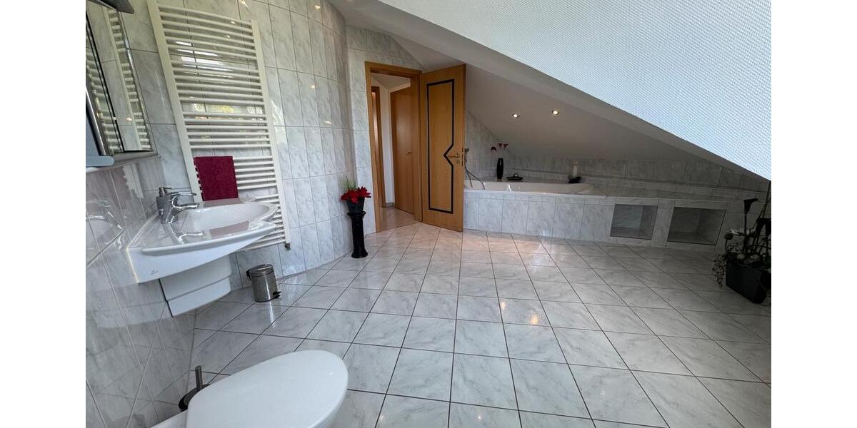 Maisonettenwohnung Marl Alt-Marl - 3.5 Zimmer, 122 m&sup2;, 290.000&euro; | Angebot:26323372