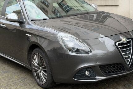 Alfa Romeo Giulietta 145.000 km 7.450 &euro; Mettmann Stadtwald Bahnhof 40822
