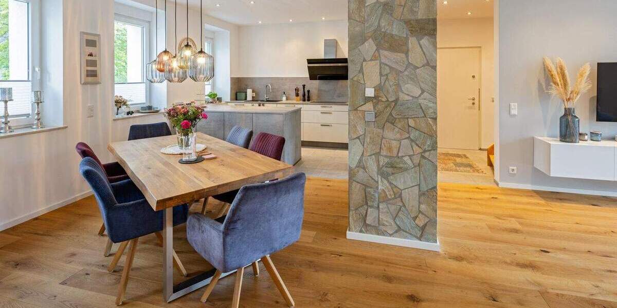 Maisonette-Wohnung im Einfamilienhaus-Charakter - 170 qm Wohntraum mit großer Dachterrasse 4 zimmer