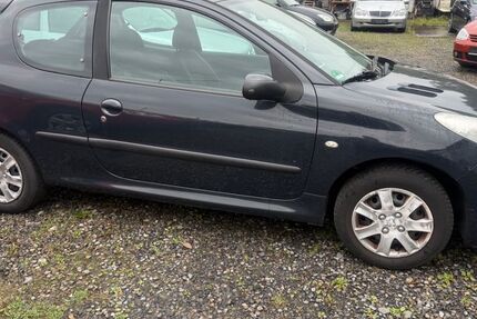 Peugeot 206 161.000 km 2.500 &euro; Essen 45356
