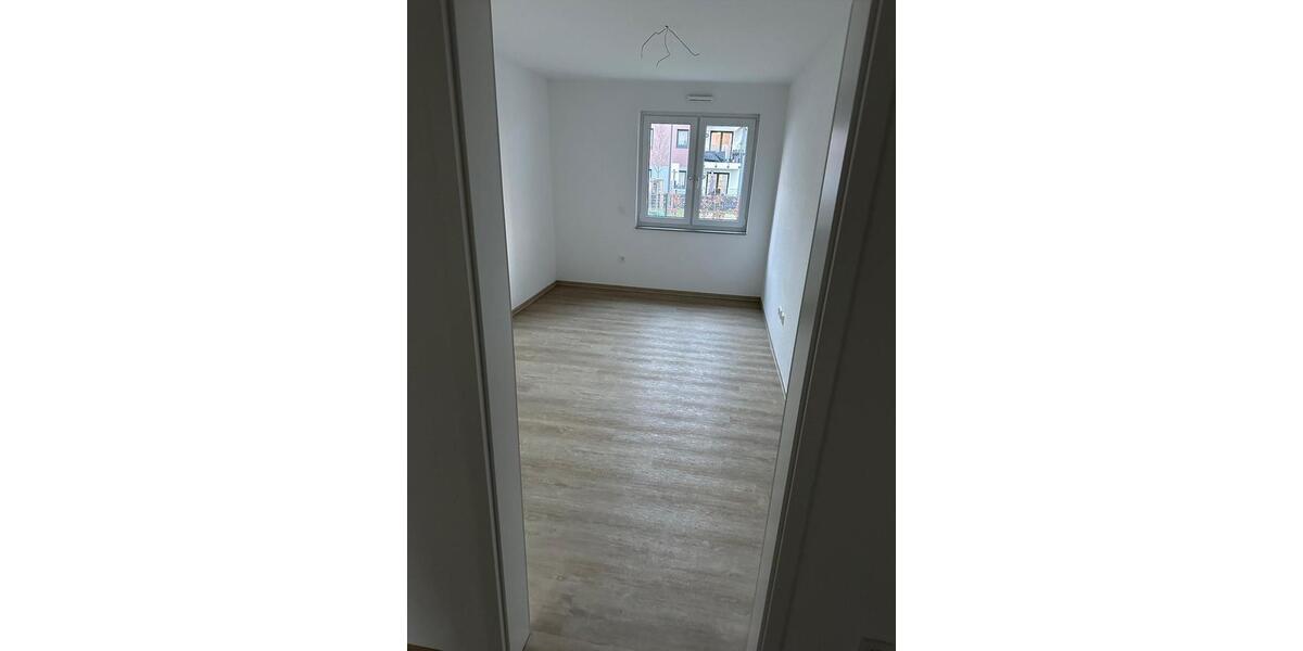 Erdgeschoßwohnung Essen Stadtbezirk VI - 3 Zimmer, 97 m&sup2;, 1.527&euro; | Angebot:25404168