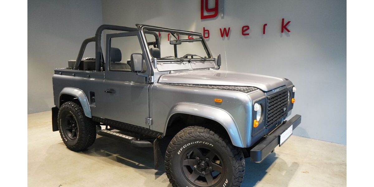 Land Rover Defender 79.000 km 59.941 € Duisburg 47228