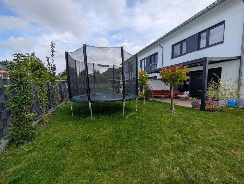 Traumhaftes Einfamilienhaus mit Einbauküche in einer gewachsenen Neubauanlage - frisch renoviert zimmer