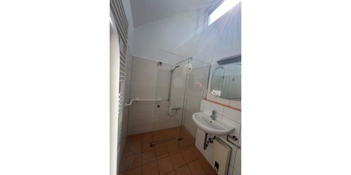 Bungalow mit großer Grundfläche Fußbodenheizung & Dämmung 1 zimmer