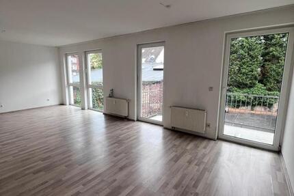 Große 3 Zimmer Wohnung mit Balkon zimmer