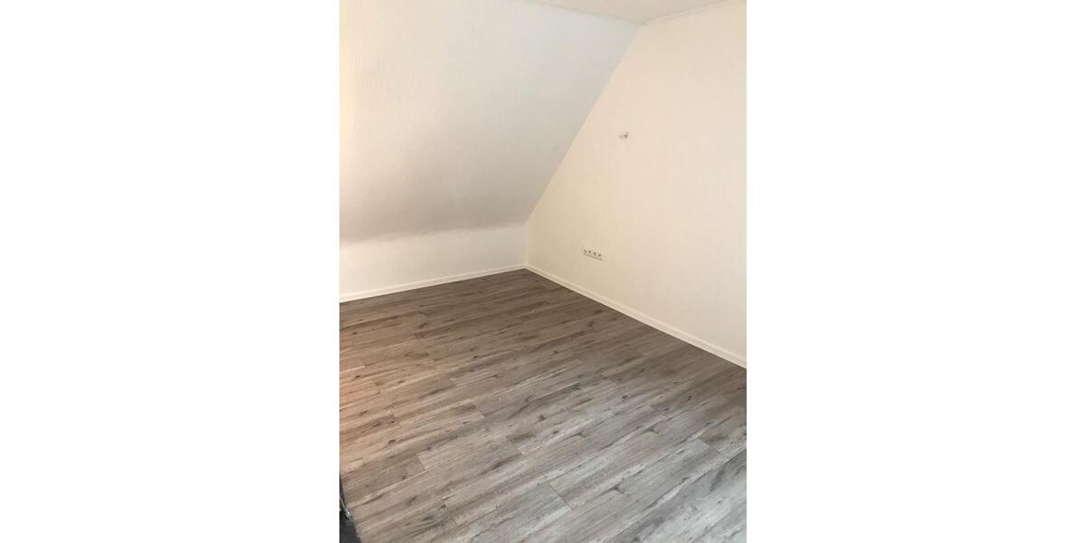 Dachgeschoßwohnung Oberhausen Biefang - 3.5 Zimmer, 65 m&sup2;, 740&euro; | Angebot:25404156