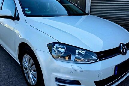 VW Golf 269.000 km 4.990 &euro; Oberhausen 46149