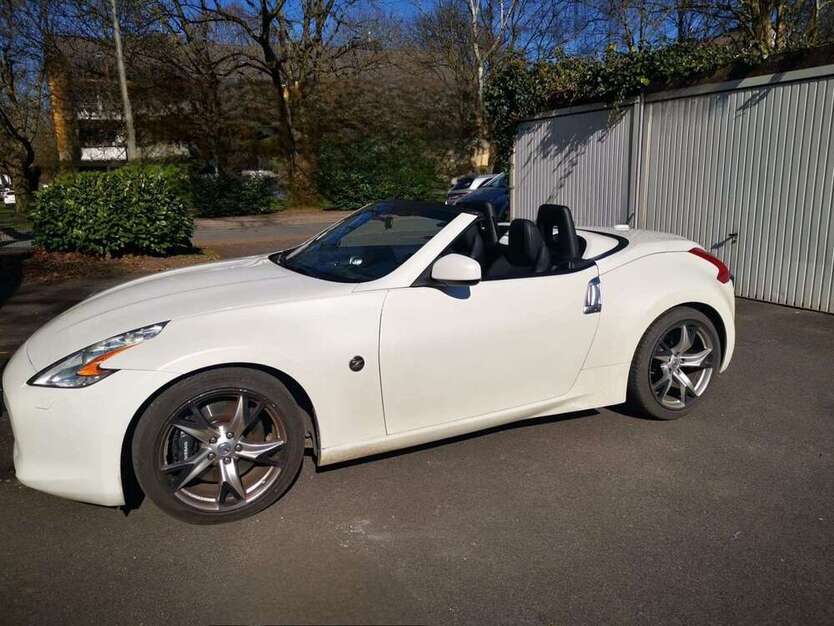 Nissan 370Z 147.000 km 17.500 € Dortmund 44319