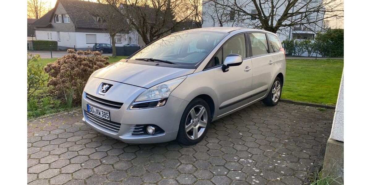 Peugeot 5008 200.000 km 4.900 &euro; Bochum 44892