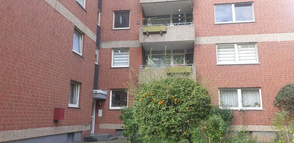 Kapitalanleger, 2-Zimmer-EG-Wohnung mit Balkon in Duisburg-Süd 2 zimmer