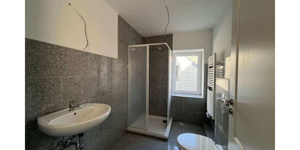 Frisch sanierte Dachgeschoss Wohnung mit 2 Zimmern und Terasse in Herne, Baukau-West 2 zimmer