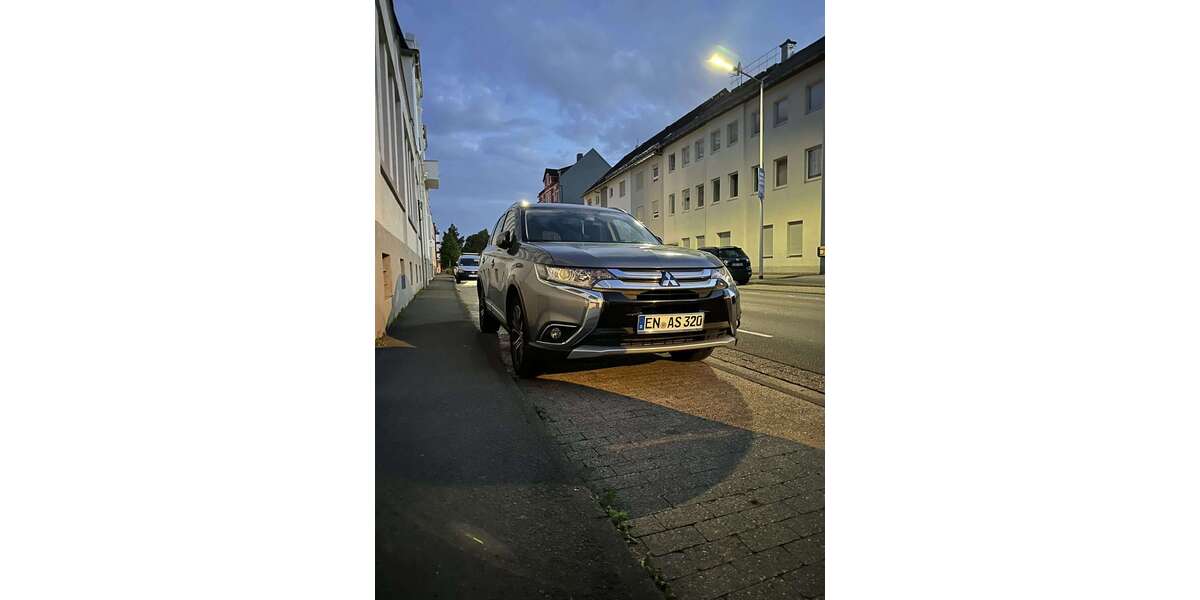 Mitsubishi Outlander 268.000 km 12.900 &euro; Schwelm 58332