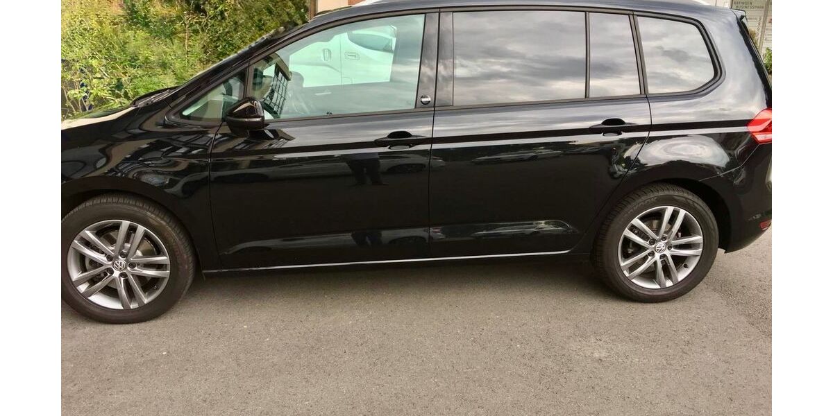 VW Touran 73.000 km 14.700 &euro; Duisburg 47259