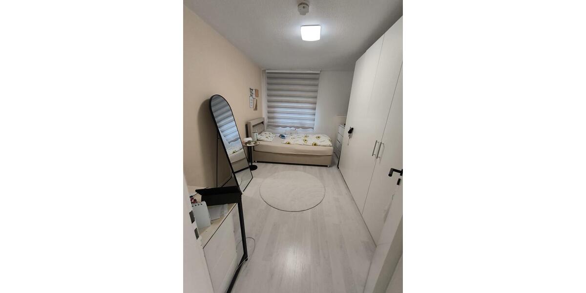 Erdgeschoßwohnung Duisburg Huckingen - 4 Zimmer, 98 m&sup2;, 200.000&euro; | Angebot:26383127