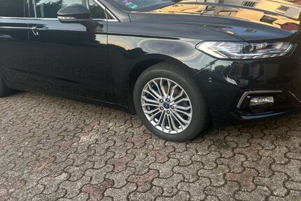 Ford Mondeo 122.783 km 15.990 € Castrop-Rauxel 44577