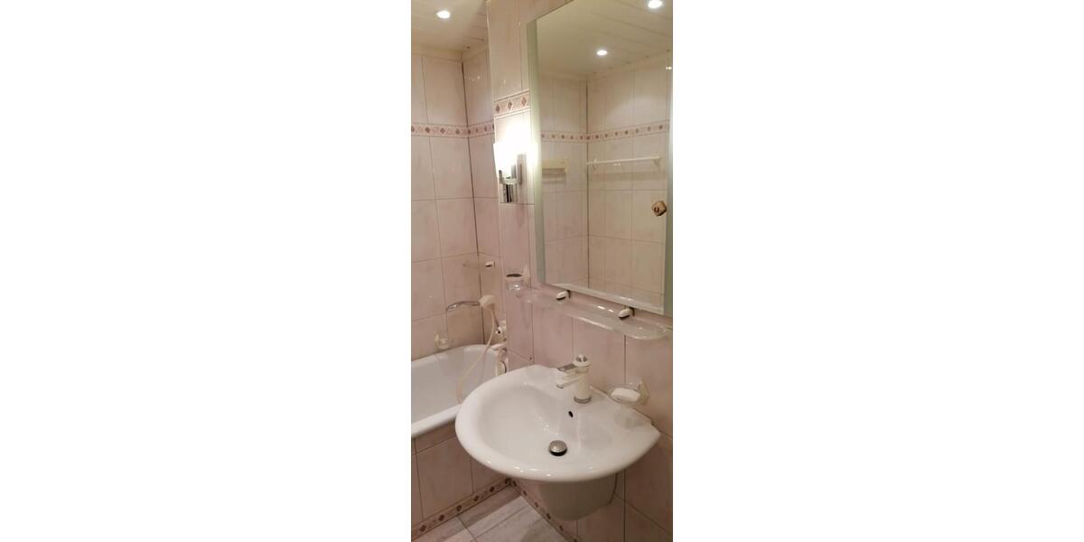 Hochparterre Ratingen Tiefenbroich - 2 Zimmer, 64 m&sup2;, 210.000&euro; | Angebot:26959481