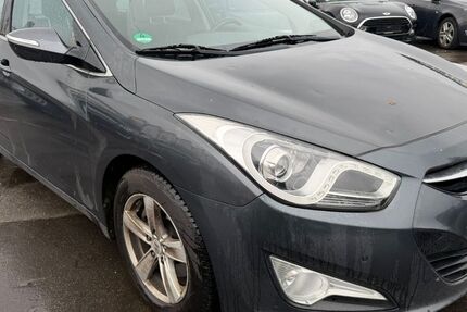 Hyundai i40 202.219 km 2.950 &euro; wuppertal 42285