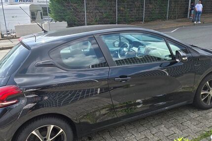 Peugeot 208 160.000 km 3.900 &euro; Dortmund 44388