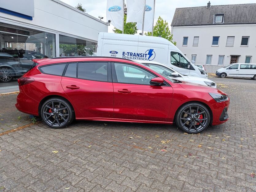Ford Focus 42.000 km 32.900 € Duisburg 47259