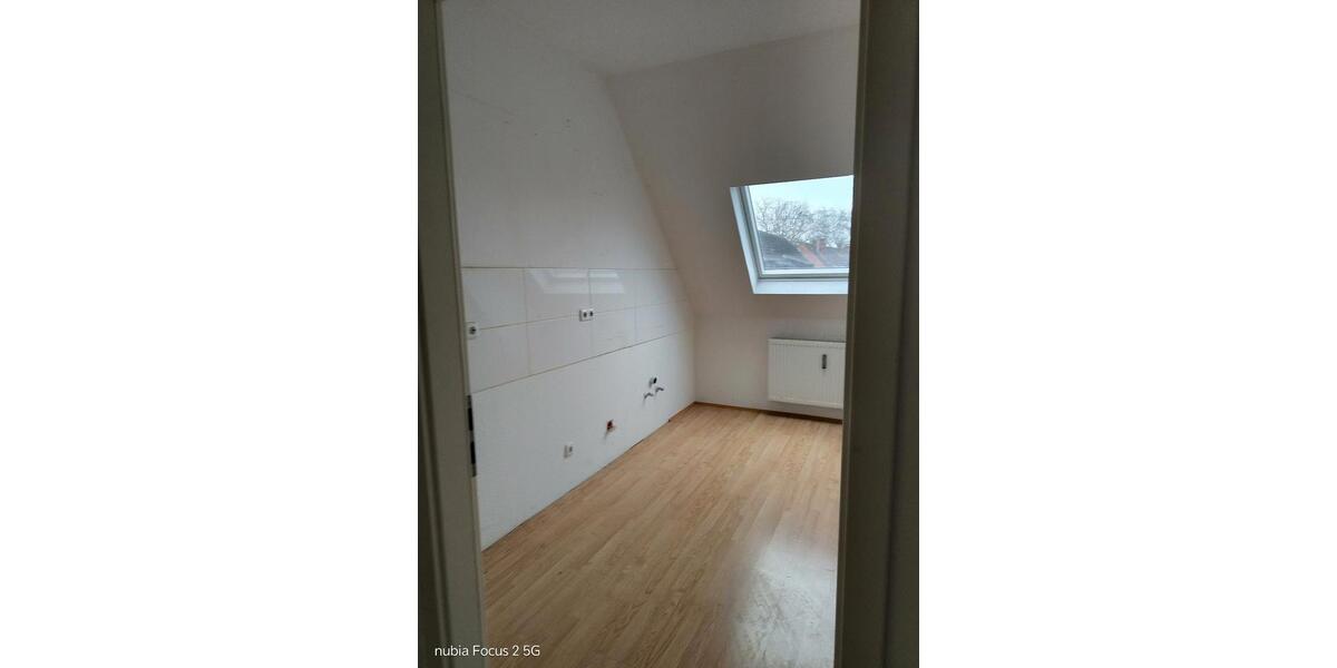 Dachgeschoßwohnung Dinslaken Hiesfeld - 2 Zimmer, 60 m&sup2;, 850&euro; | Angebot:25538873