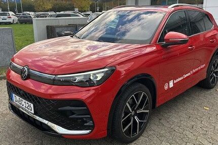 VW Tiguan 14.000 km 41.900 € Düsseldorf 40472