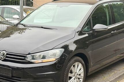 VW Touran 173.000 km 11.990 € Castrop-Rauxel 44577