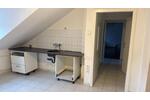 Zentrale Dachgeschoss Wohnung zu Vermieten-WG geeignet 3 zimmer