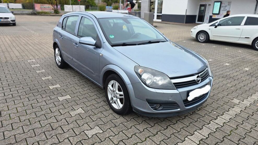 Opel Astra 187.000 km 2.499 € Hattingen 45529