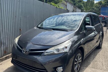 Toyota Verso 189.000 km 6.500 € Essen 45143