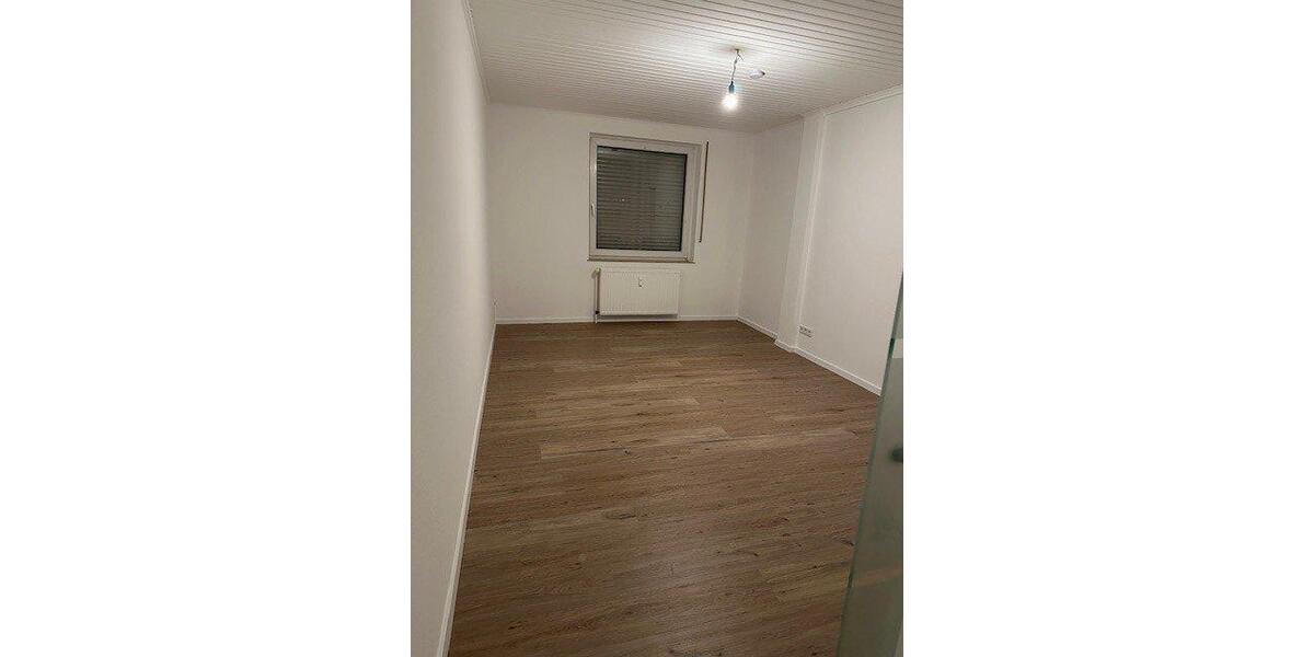 Erdgeschoßwohnung Wuppertal Gemarkung Nächstebreck - 4 Zimmer, 107 m&sup2;, 800&euro; | Angebot:26192314
