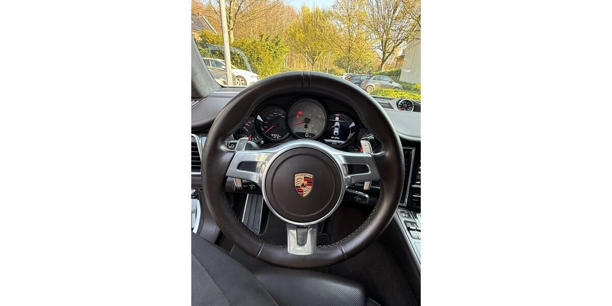Porsche Panamera 134.000 km 38.000 &euro; Gelsenkirchen 45897