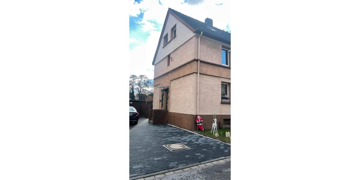 Charmante Doppelhaushälfte mit großem Garten im Duisburger Süden 4 zimmer