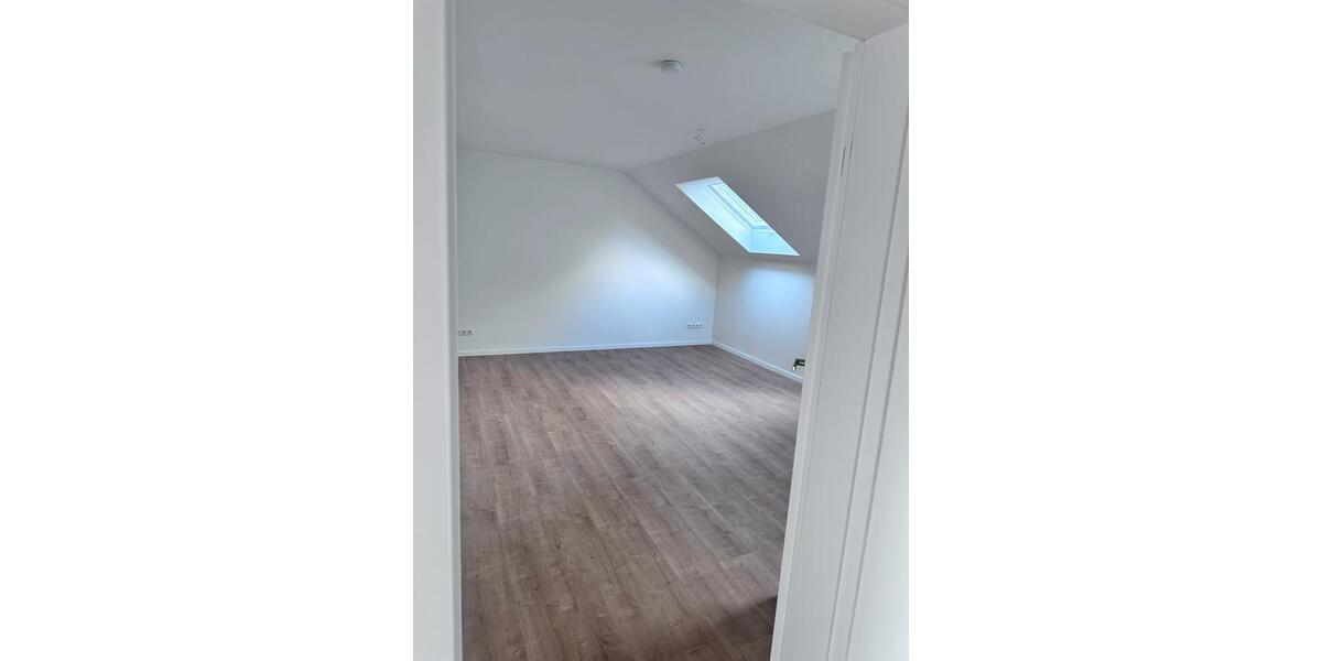 Dachgeschoßwohnung Hagen Hagen-Nord - 2.5 Zimmer, 86 m&sup2;, 1.400&euro; | Angebot:26358122