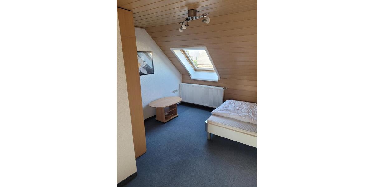 Dachgeschoßwohnung Essen Frillendorf - 1 Zimmer, 32 m&sup2;, 350&euro; | Angebot:26224985