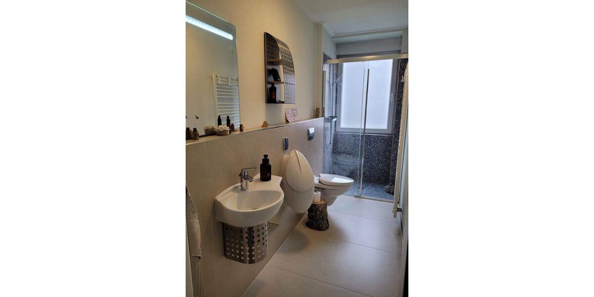 Großzügiges Haus mit auf 800 m² Grundstück mit ca.60 m² naturbelassenen Schwimmteich in Herten 1 zimmer