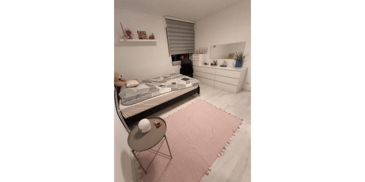 Erdgeschoßwohnung Duisburg Huckingen - 4 Zimmer, 98 m&sup2;, 200.000&euro; | Angebot:26383128