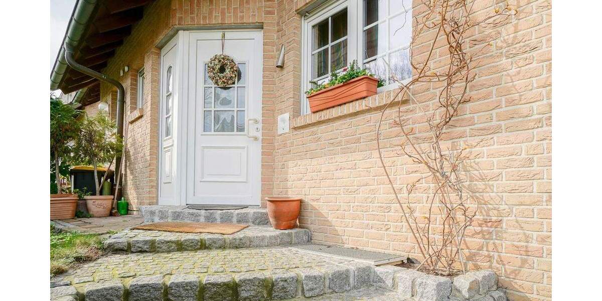 Familienfreundliches Wohnen in Saarn: Stilvolle Doppelhaushälfte mit Garten, Kamin und Garage 4 zimmer