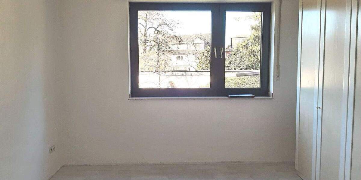 Etagenwohnung Duisburg Buchholz - 3 Zimmer, 81 m&sup2;, 650&euro; | Angebot:25338740